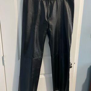 Vintage 90’s Danier Midnight Black woman’s Leather pants, size 14.